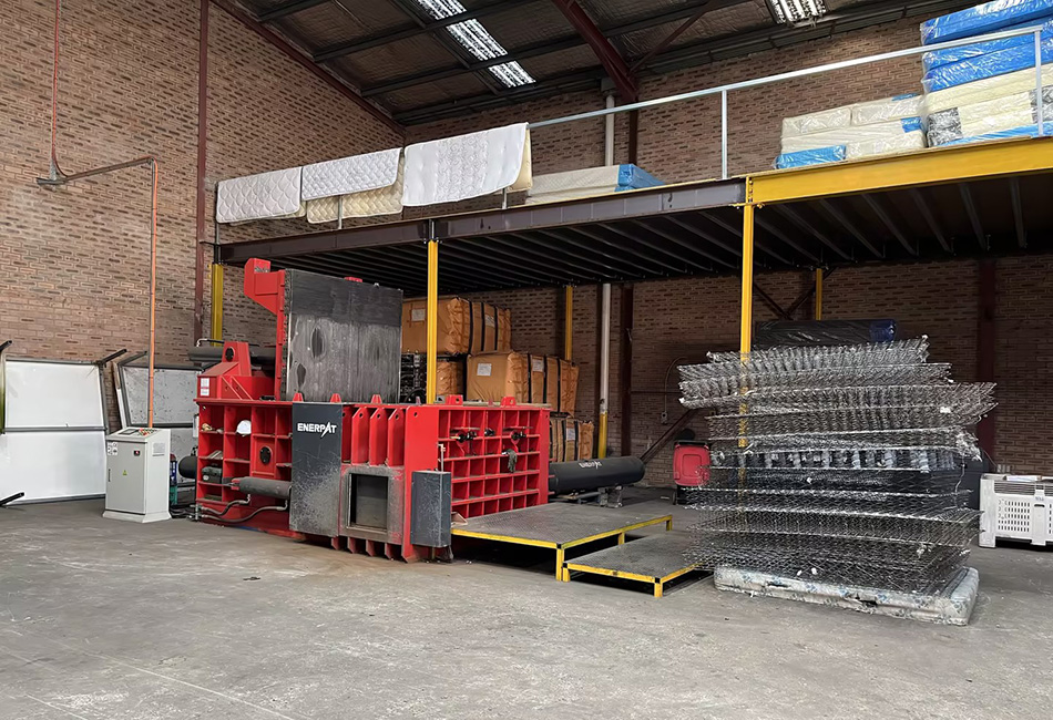 ENERPAT AMB-L2014-250T Пресс-подборщик с крышкой