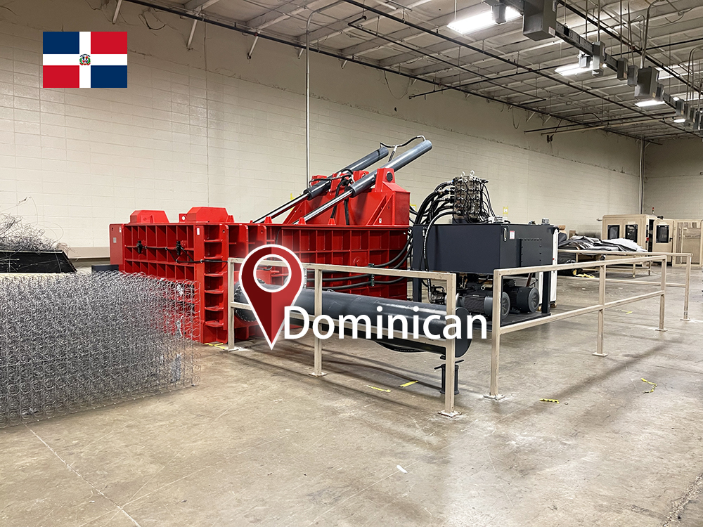 Доминиканская Республика: Установлен металлический пресс-подборщик с крышкой ENERPAT