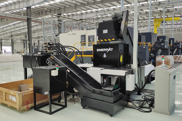 Пресс-подборщик алюминиевого лома авиационной компании