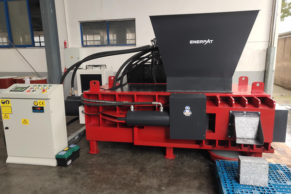 Компания по производству автозапчастей Пакетирование железного лома